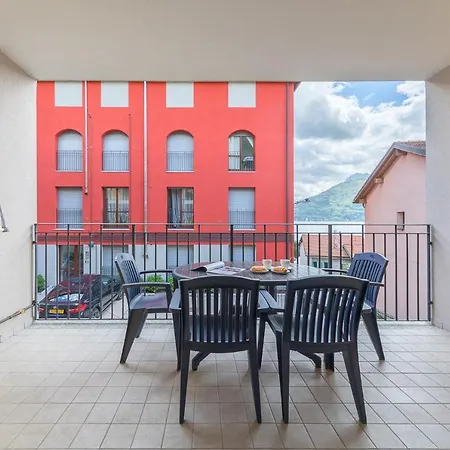 One-bedroom Terrace Apartment *